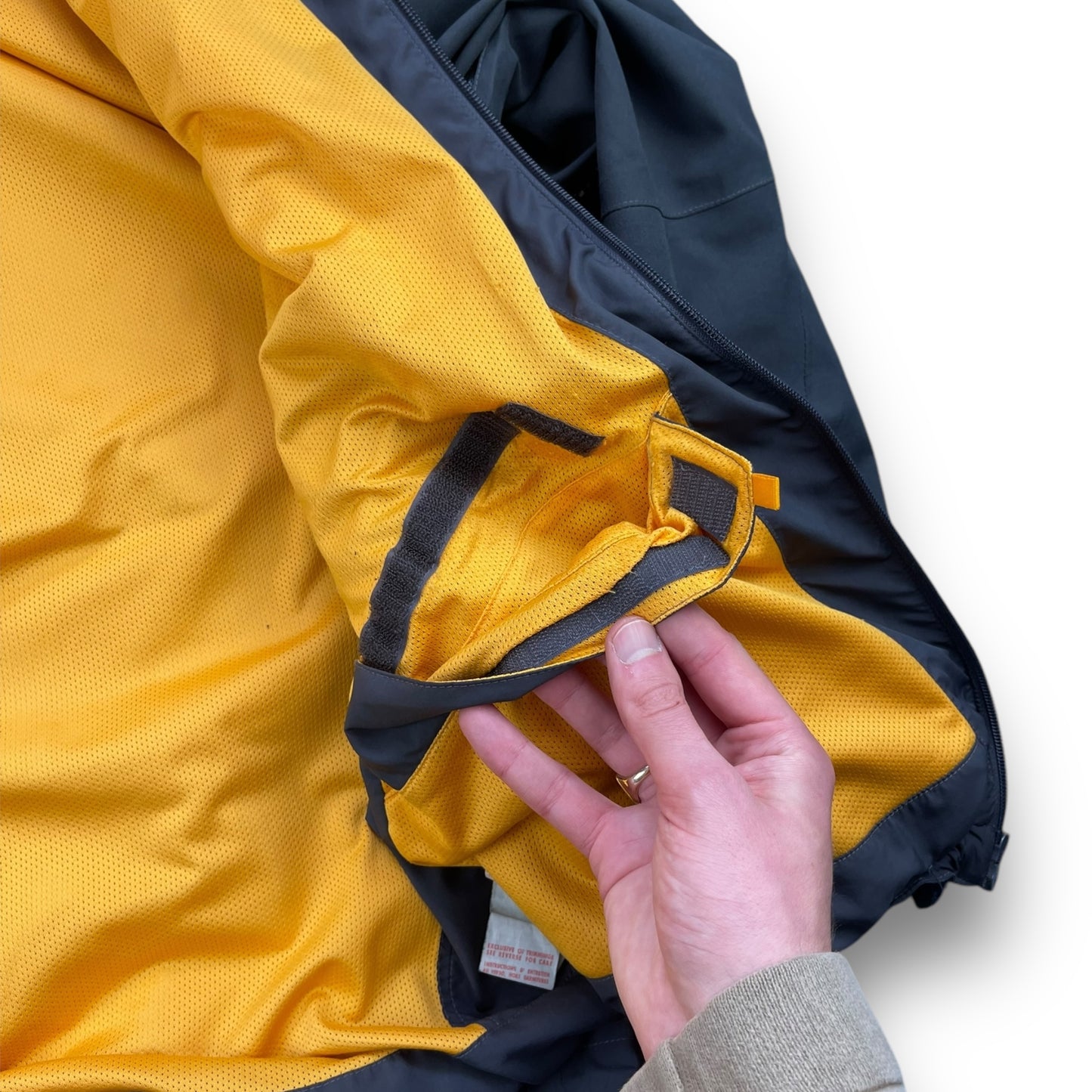 2000's Puma Ouninpohja GoreTex Jacket (L)