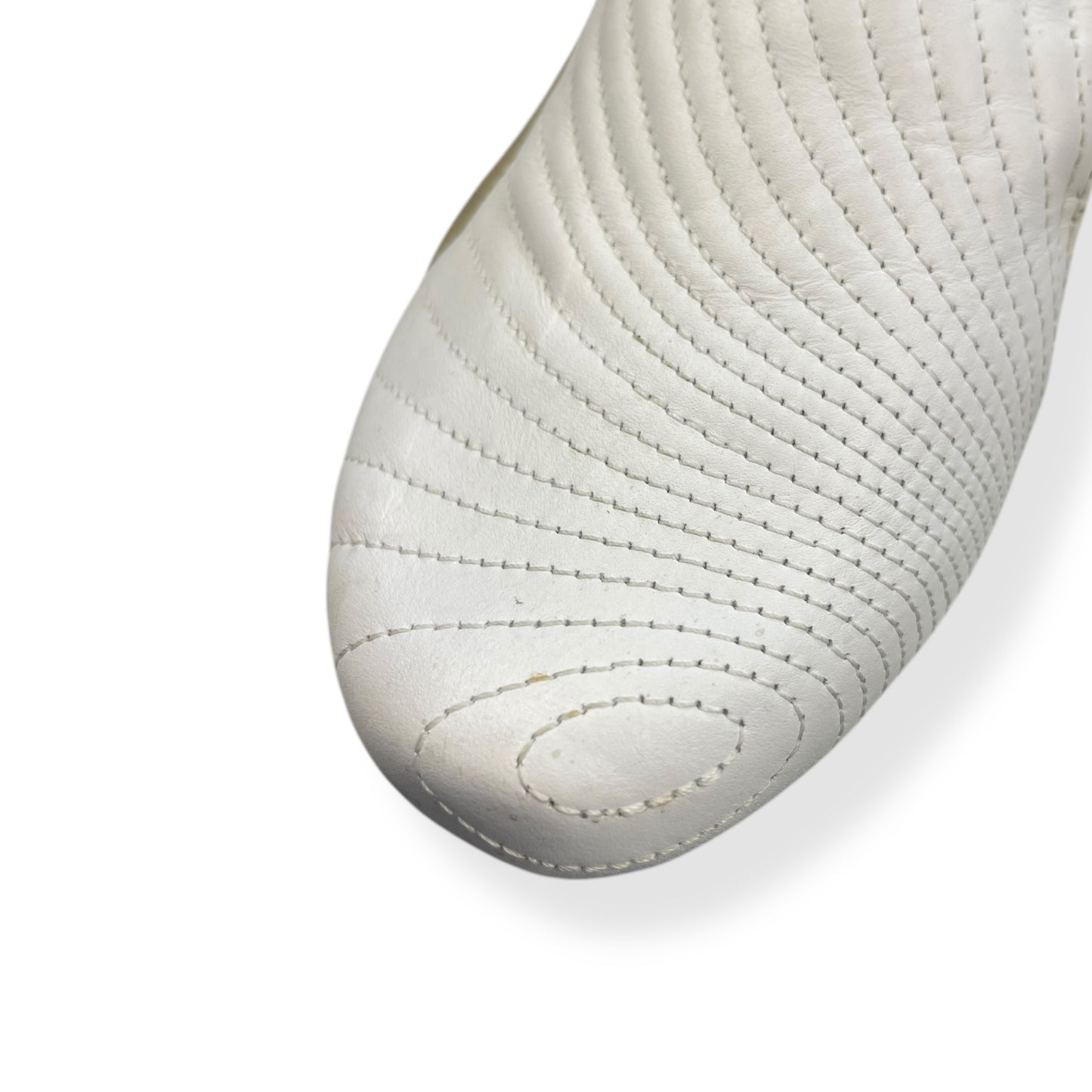 2000's Puma Sokuto White/Gold (UK8)