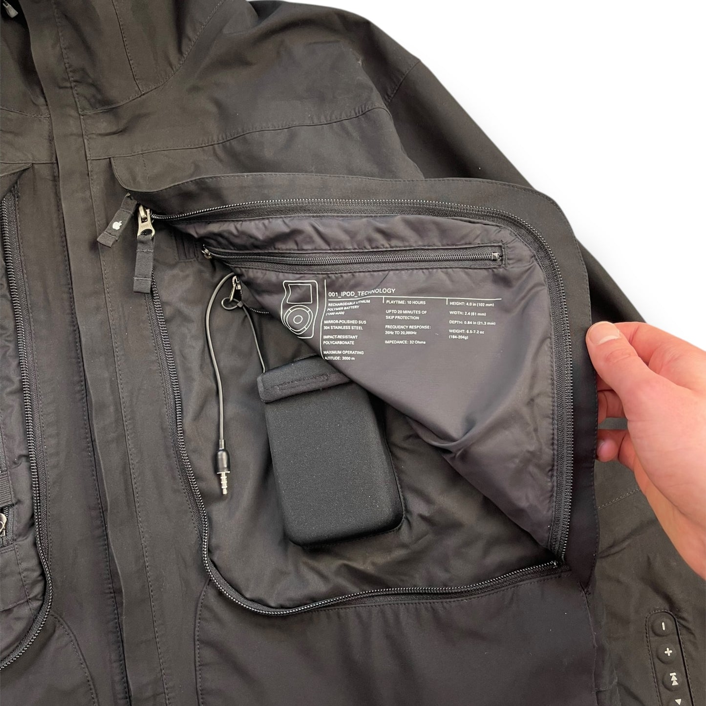 2003 Burton x Apple iPod 'Amp' Jacket (L)
