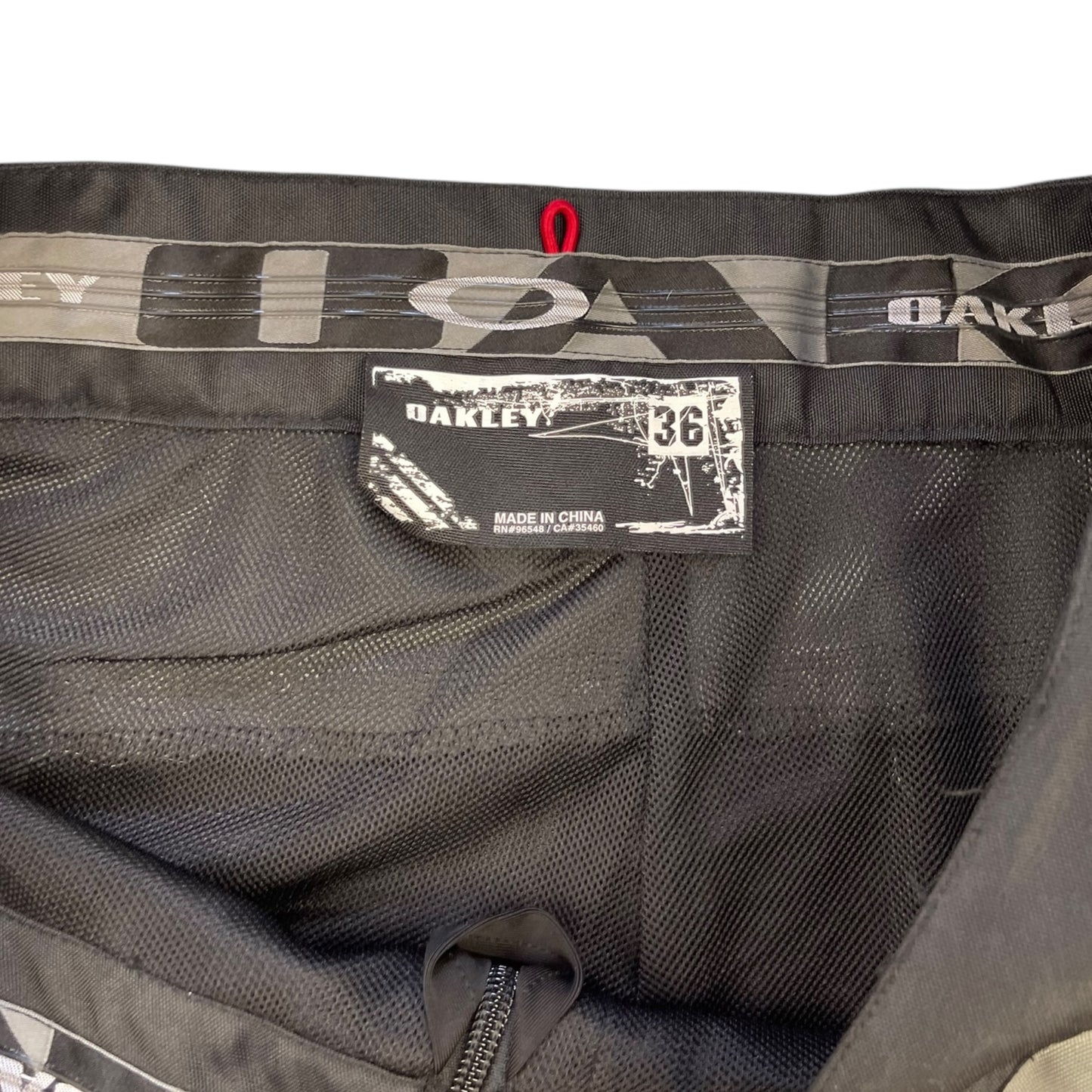 2009 Oakley Panelled Shorts (36)