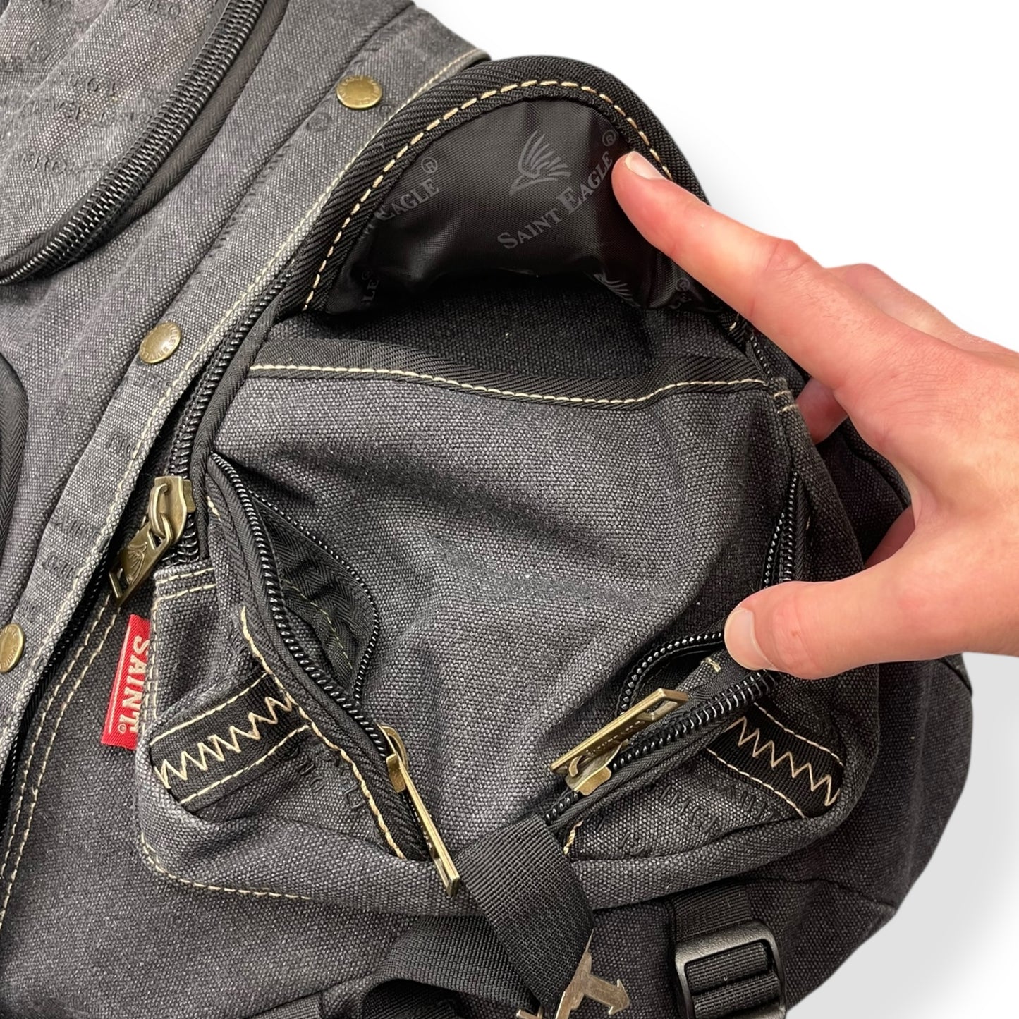 2000's Saint Eagle Multipocket Sling Bag