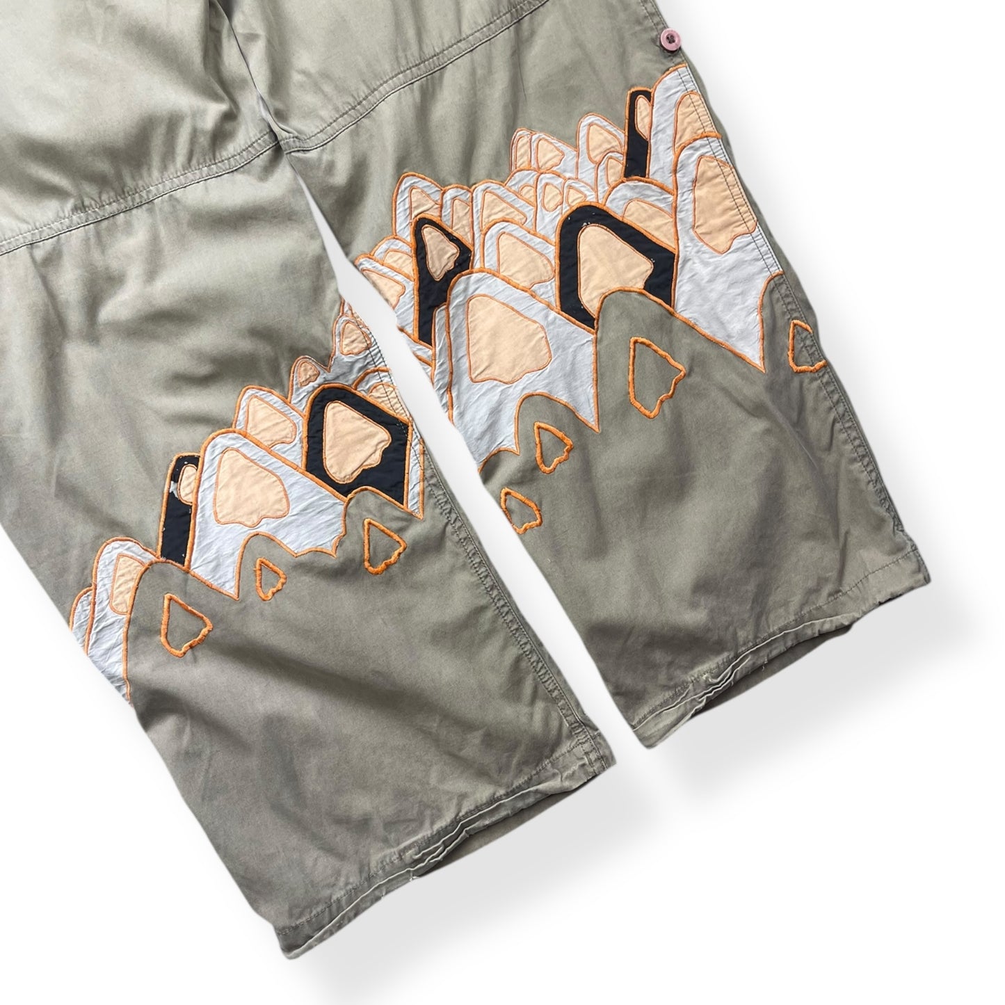 2002 Maharishi Embroidered Mountain Snopants (L)
