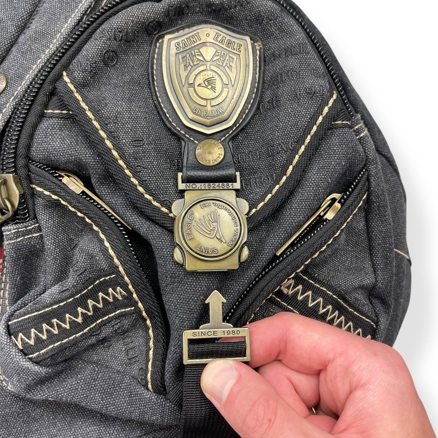 2000's Saint Eagle Multipocket Sling Bag