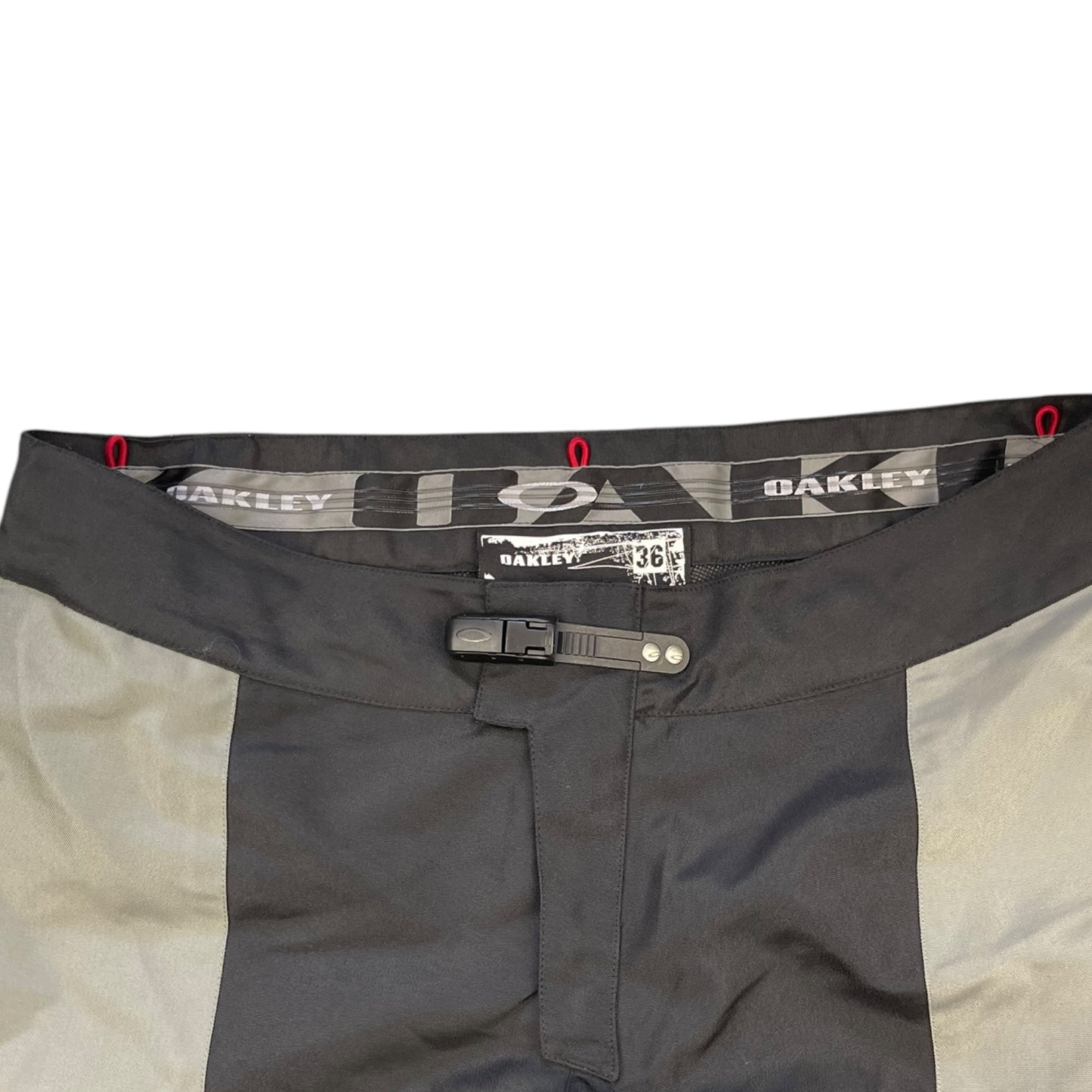 2009 Oakley Panelled Shorts (36)