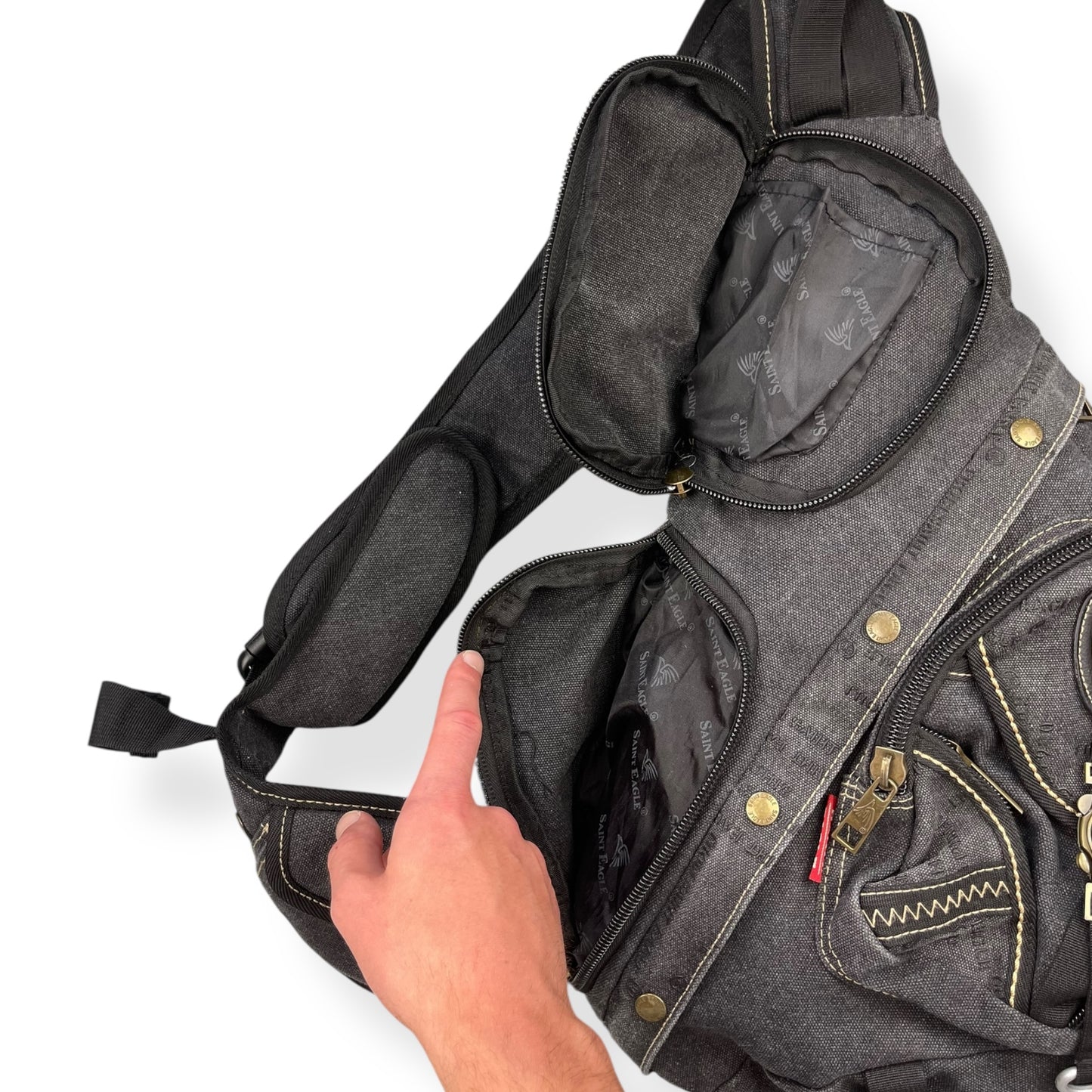 2000's Saint Eagle Multipocket Sling Bag