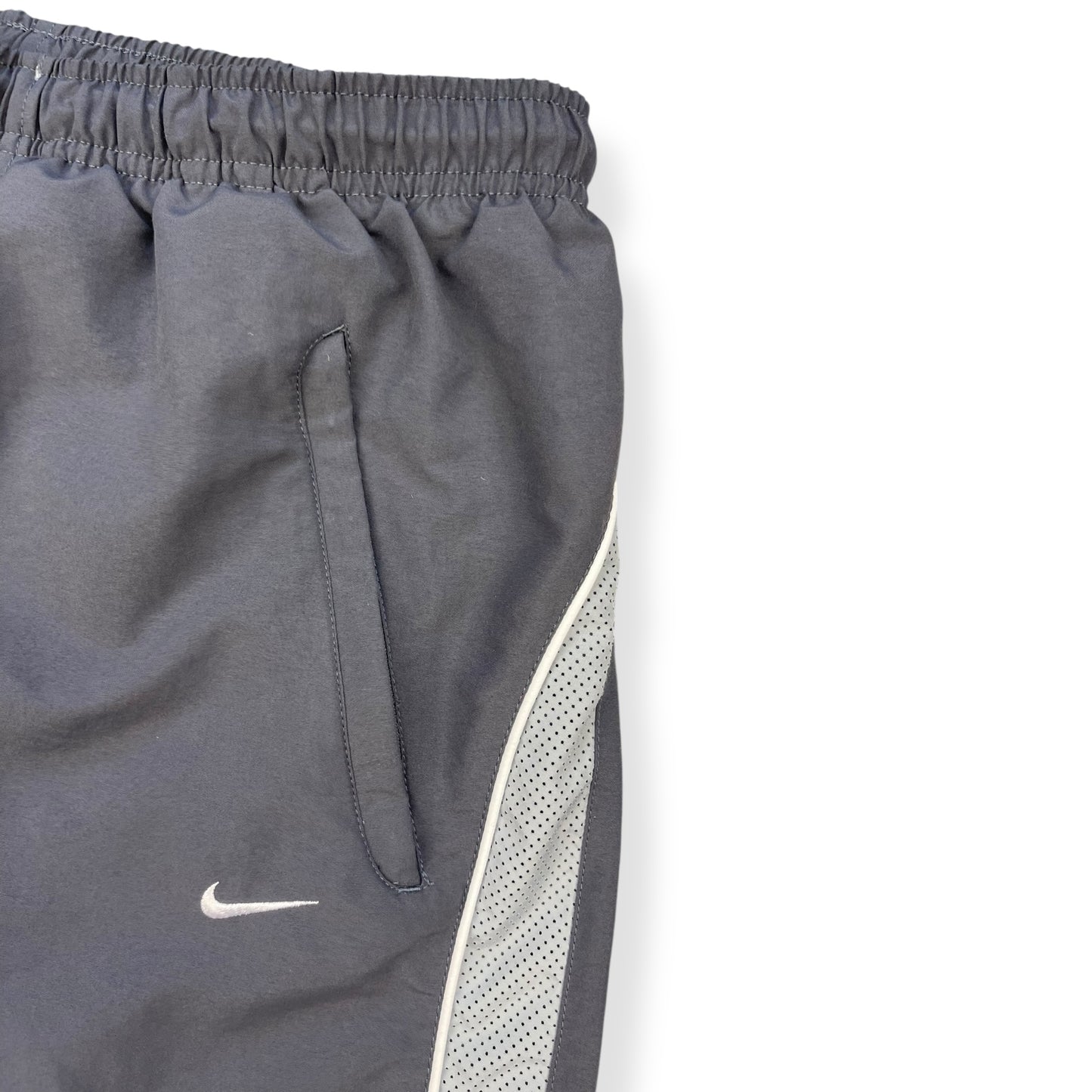2000's Nike Mesh Panelled Shorts (L)