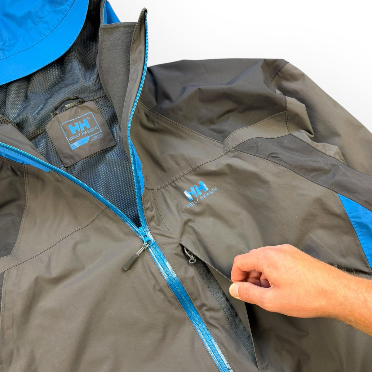 2000's Helly Hansen Asymmetric Zip Jacket (XL)