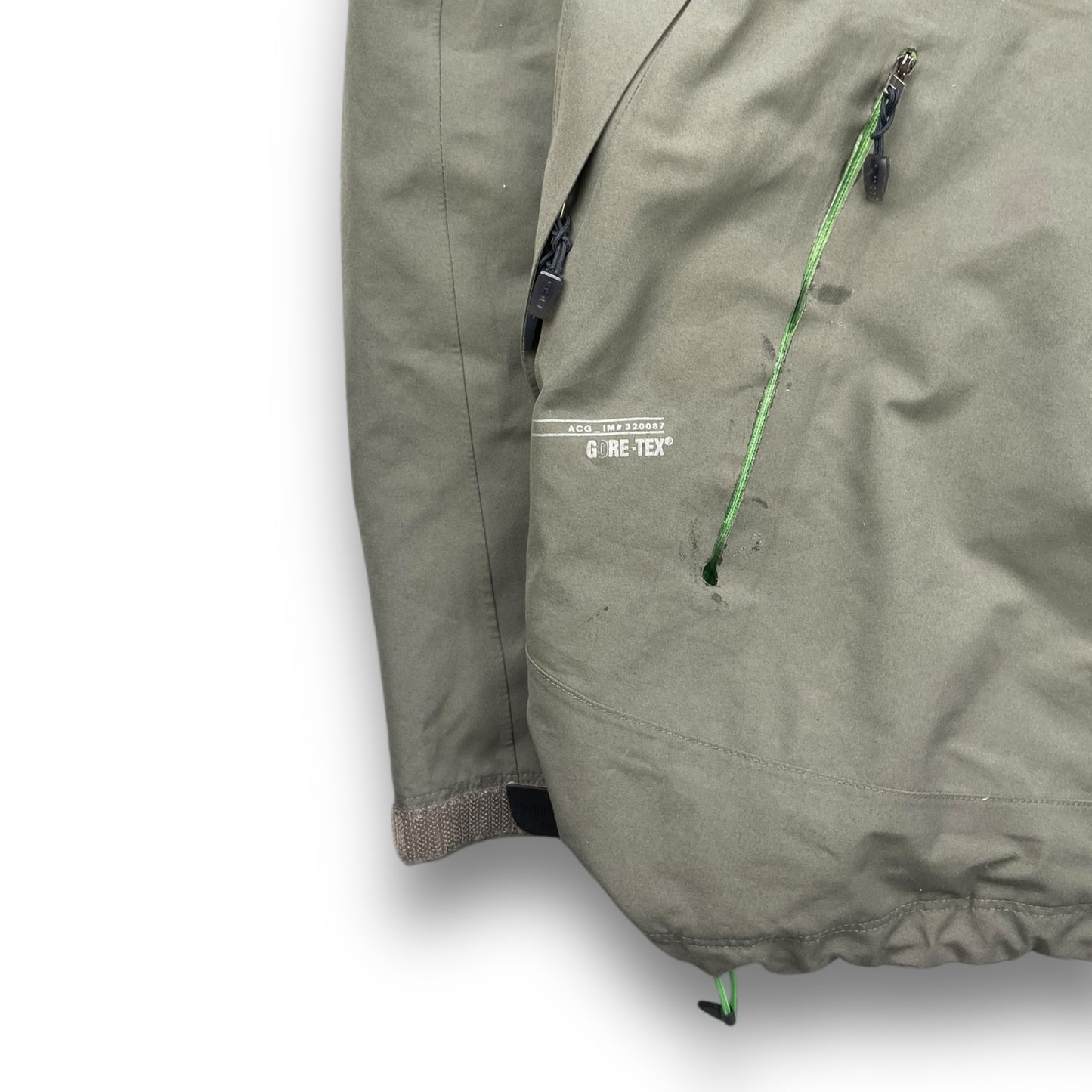 Nike ACG Gore-Tex Ventilated Jacket (L)