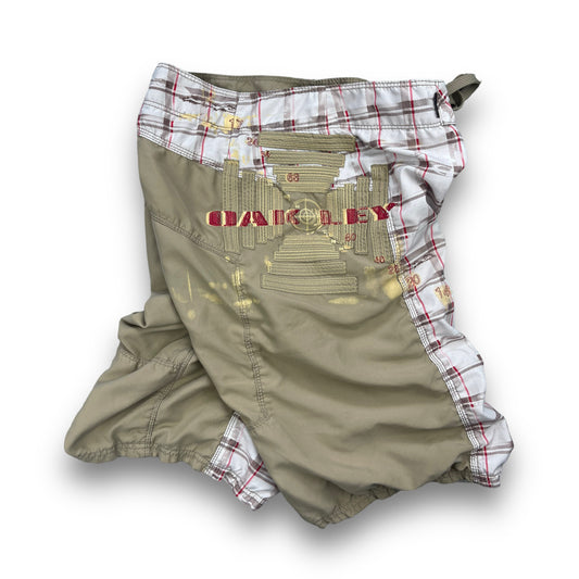 2000's Oakley Plaid Board Shorts (32)