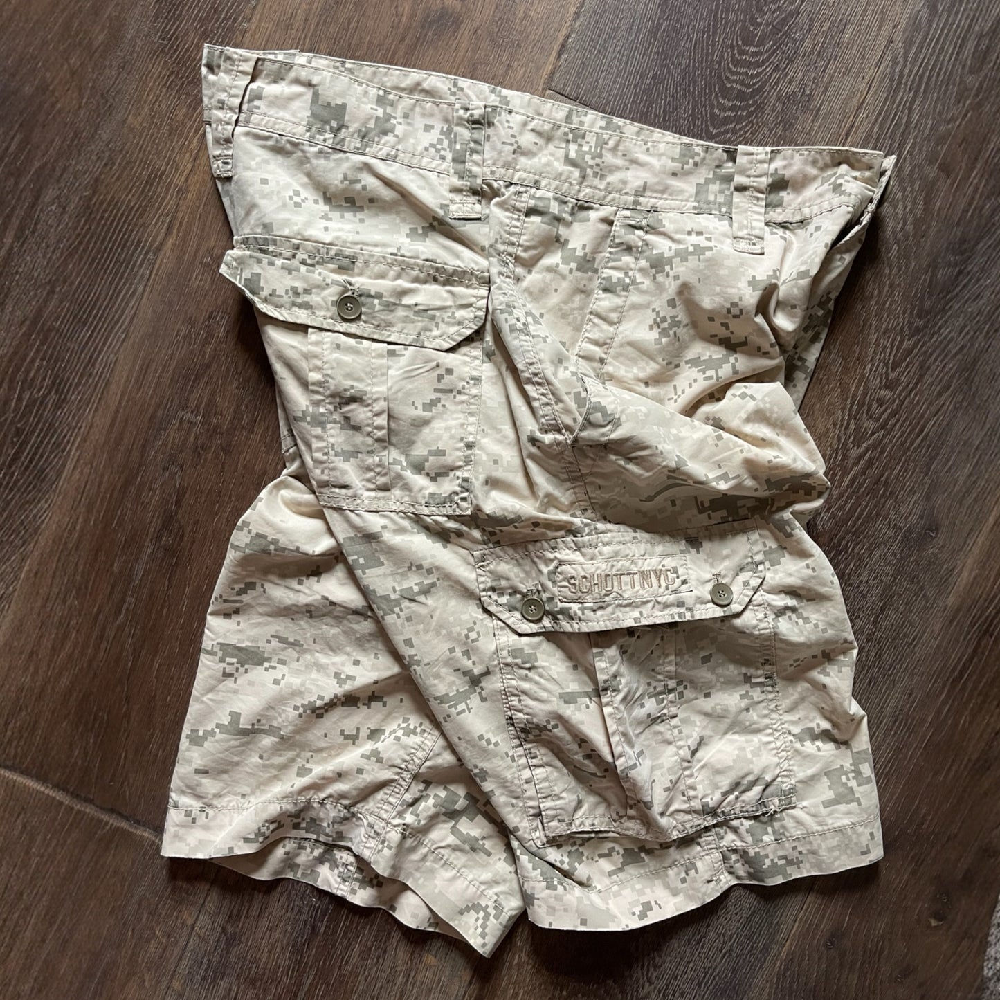 2000's Schott Digi Camo Cargo Shorts (32)