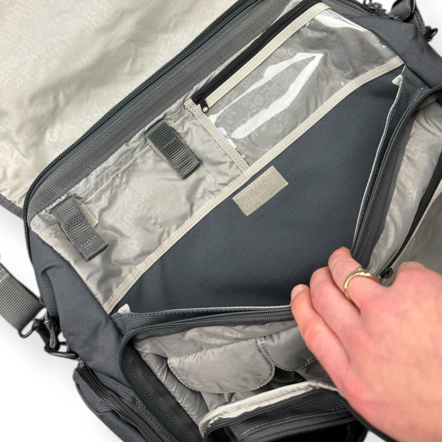 2000's Burton Analog Softshell Messenger Bag