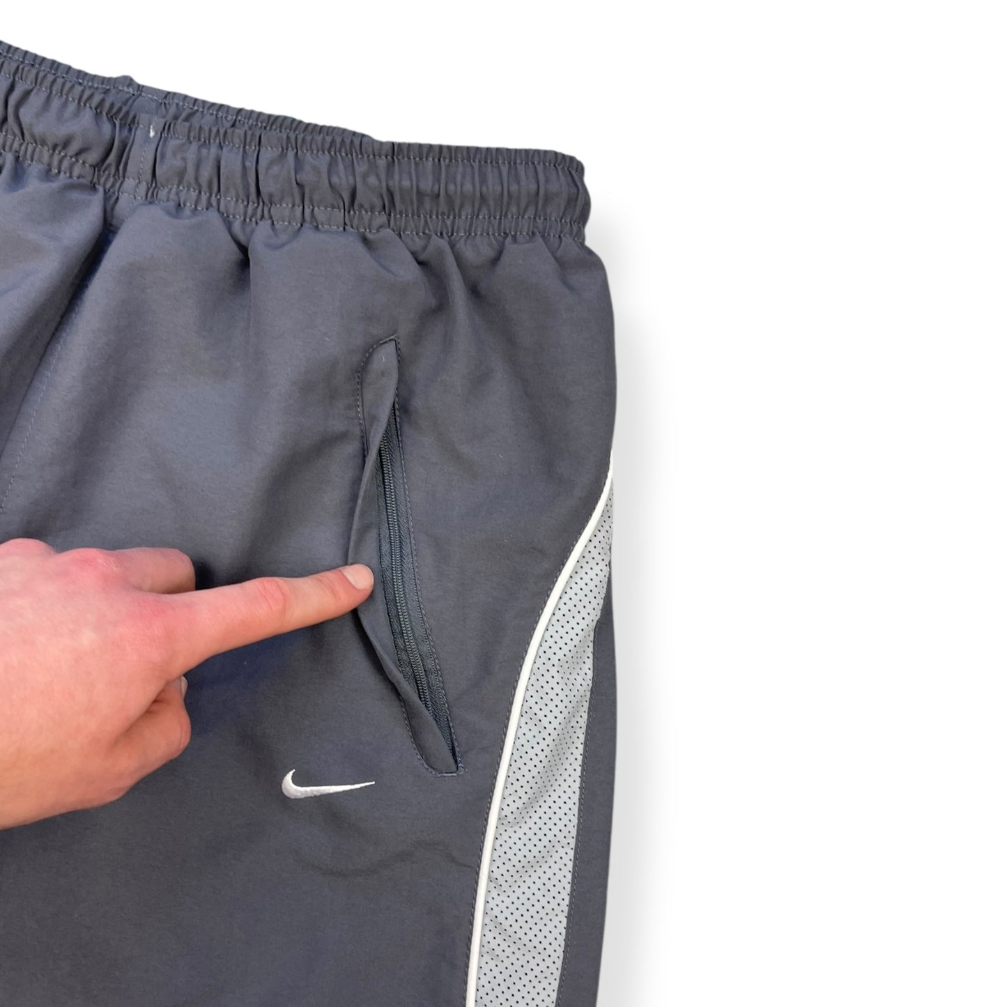 2000's Nike Mesh Panelled Shorts (L)