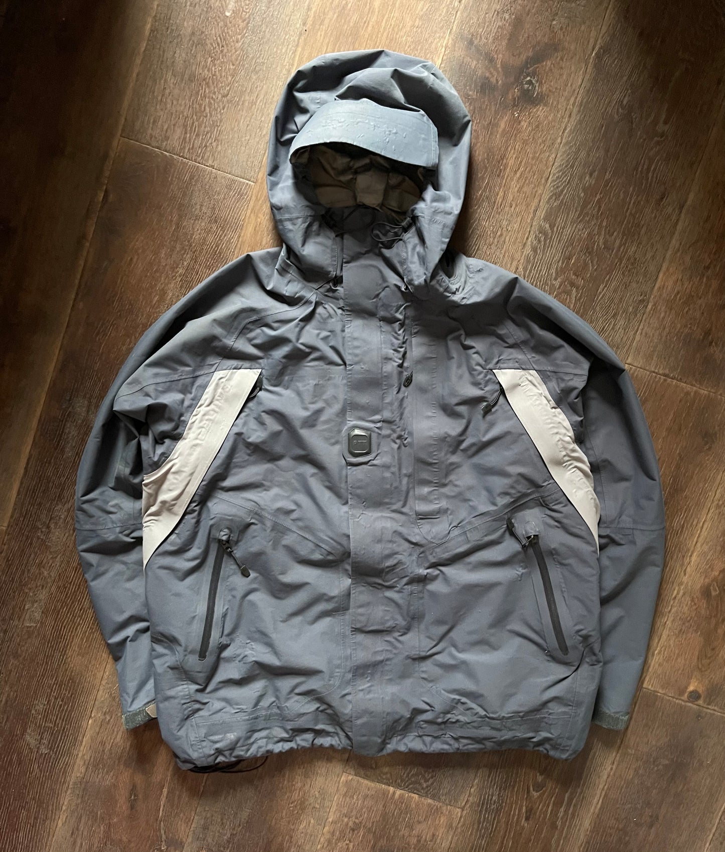 2005 Nike ACG GoreTex XCR Communication Jacket (XL)