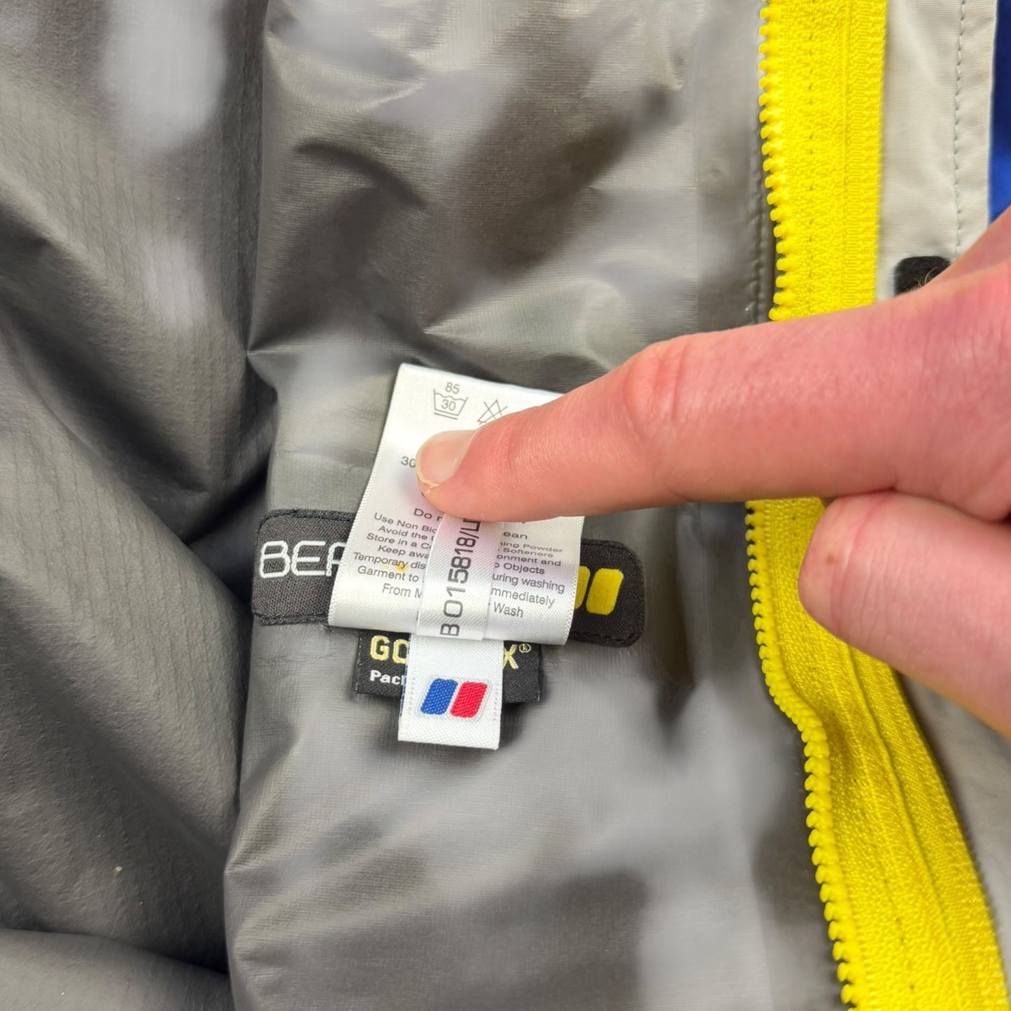 2008 Berghaus x Griffin Gore-Tex Paclite 'Gejed' Jacket (S/M)